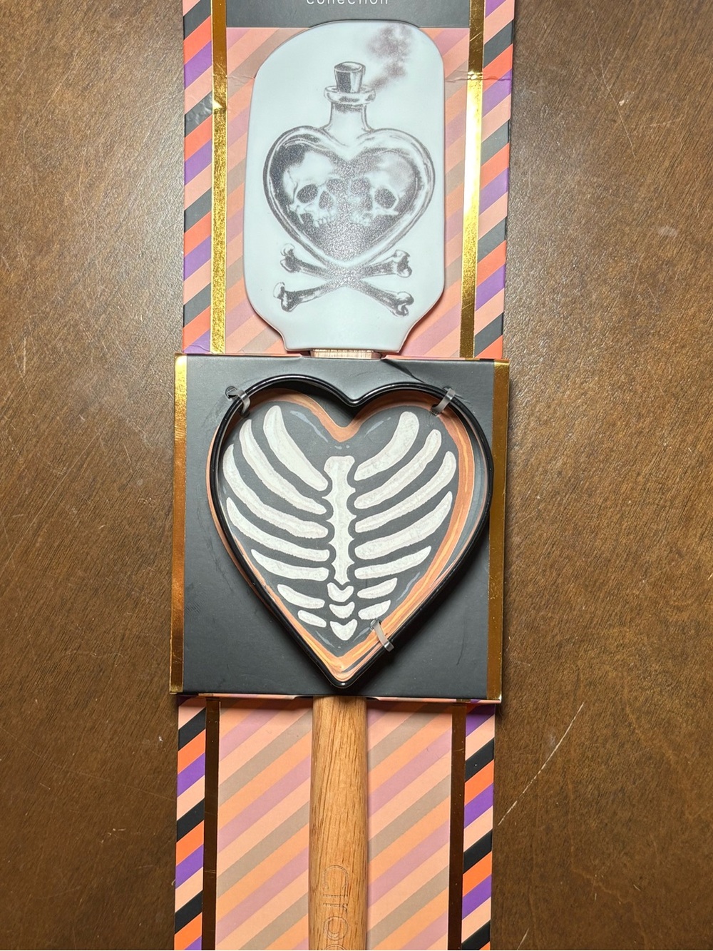 Heart Ribbed Silicone Spatula — Black and Orange
